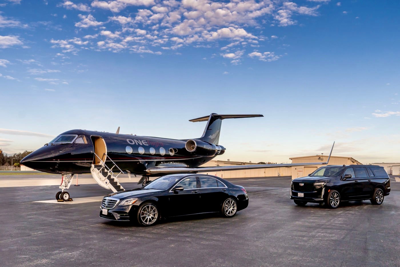 Private-aviation-with-cars